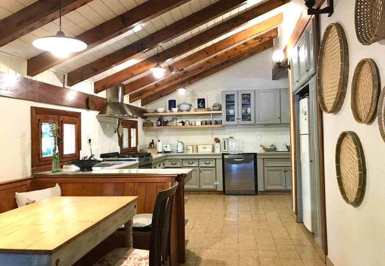 Casa en San Carlos de Bariloche - TREBOL01C- CÓMODA PROPIEDAD CON LINDISIMO ENTORNO SOBRE LAGUNA EL TRÉBOL 