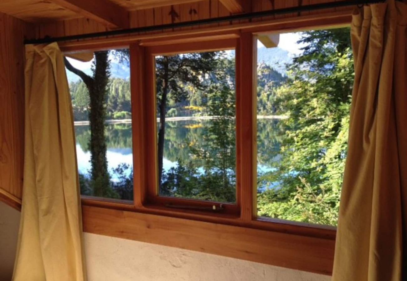Casa en San Carlos de Bariloche - TREBOL01C- CÓMODA PROPIEDAD CON LINDISIMO ENTORNO SOBRE LAGUNA EL TRÉBOL 