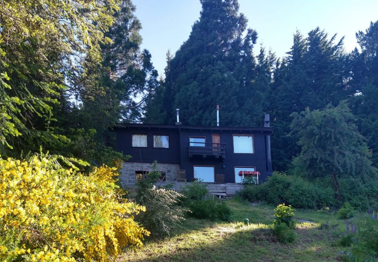 Casa en San Carlos de Bariloche - Peni11 Casa ubicada en una exclusiva chacra de 3.5 hectáreas con costa de lago y muelle