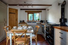 Casa rural en Berry Pomeroy - The Old Coach House - cosy barn, garden and parking