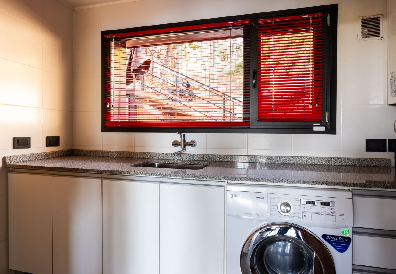 Casa en San Carlos de Bariloche - MORE26 Espectacular casa moderna con costa en el Lago Moreno