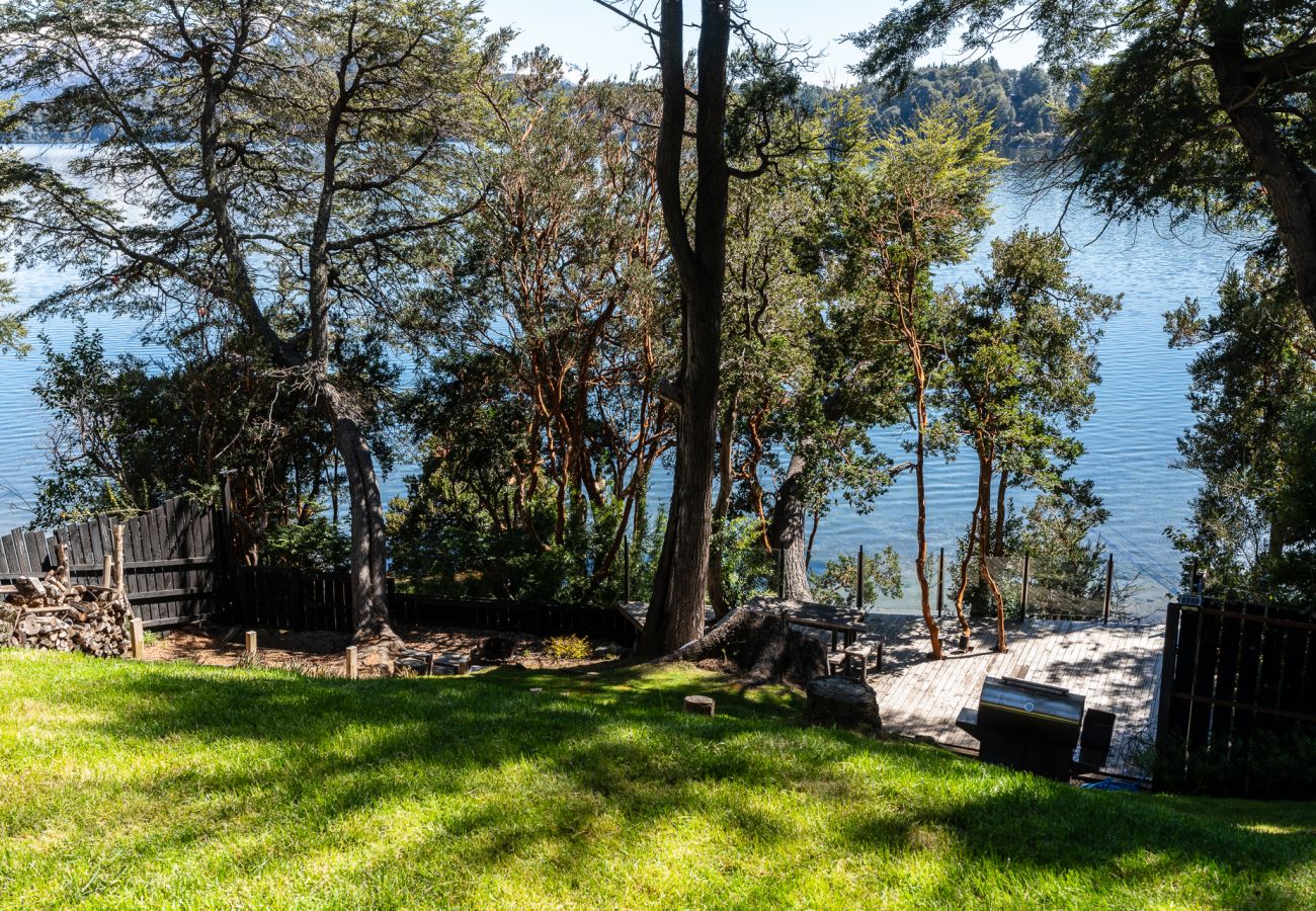 Casa en San Carlos de Bariloche - MORE26 Espectacular casa moderna con costa en el Lago Moreno