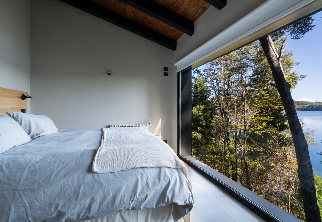 Casa en San Carlos de Bariloche - MORE26 Espectacular casa moderna con costa en el Lago Moreno