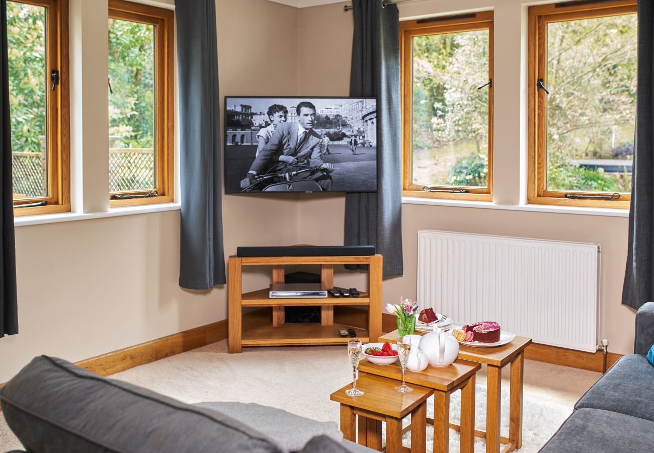 Apartamento en Lower Ashton - Swifts Return – Cosy Dartmoor Hideaway with Wood-Fired Hot Tub & Pool