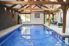 Apartamento en Lower Ashton - Swifts Return - Bolthole with hot tub, pool and sauna