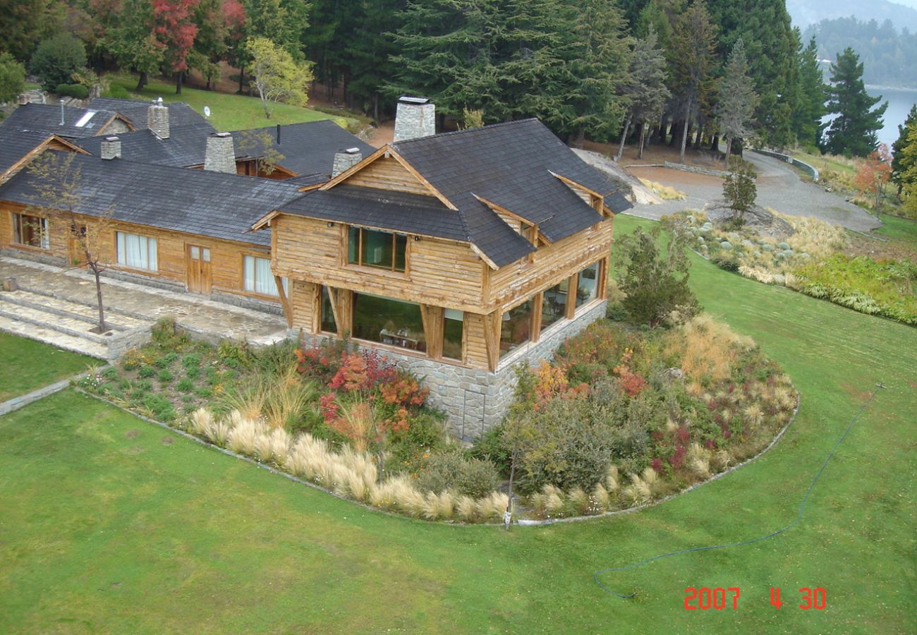 Casa en San Carlos de Bariloche - Peni08 Cálida e histórica  propiedad ubicada en un predio de  8 hectáreas