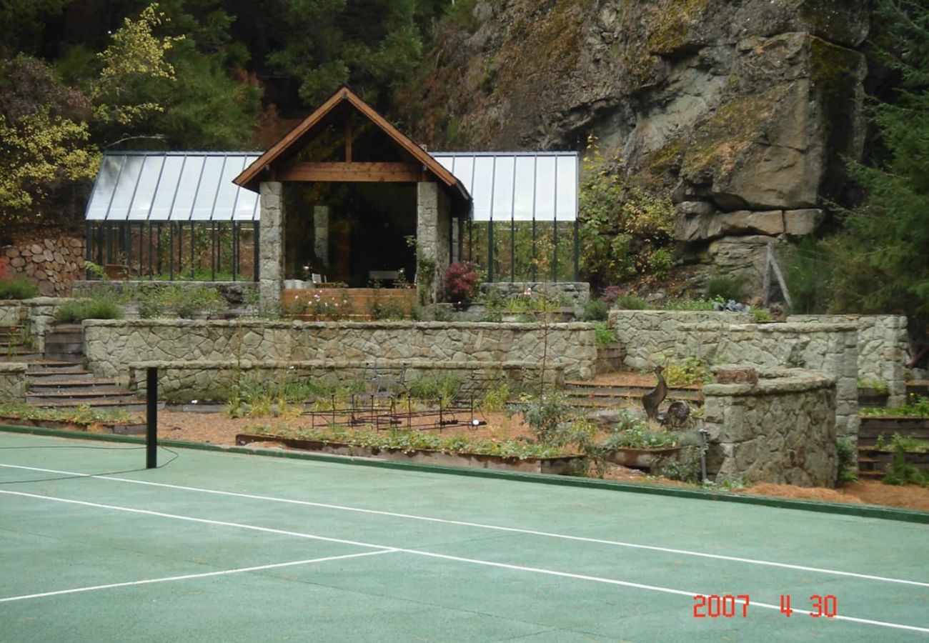 Casa en San Carlos de Bariloche - Peni08 Cálida e histórica  propiedad ubicada en un predio de  8 hectáreas