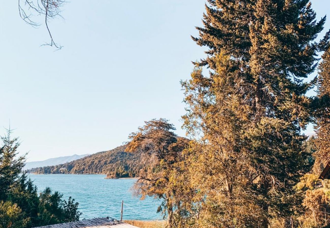 Casa en San Carlos de Bariloche - CÁLIDA CASONA ALPINA FRENTE AL LAGO NAHUEL HUAPI
