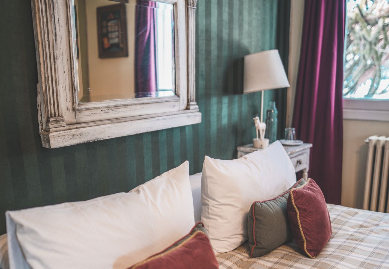 Casa en San Carlos de Bariloche - CÁLIDA CASONA ALPINA FRENTE AL LAGO NAHUEL HUAPI