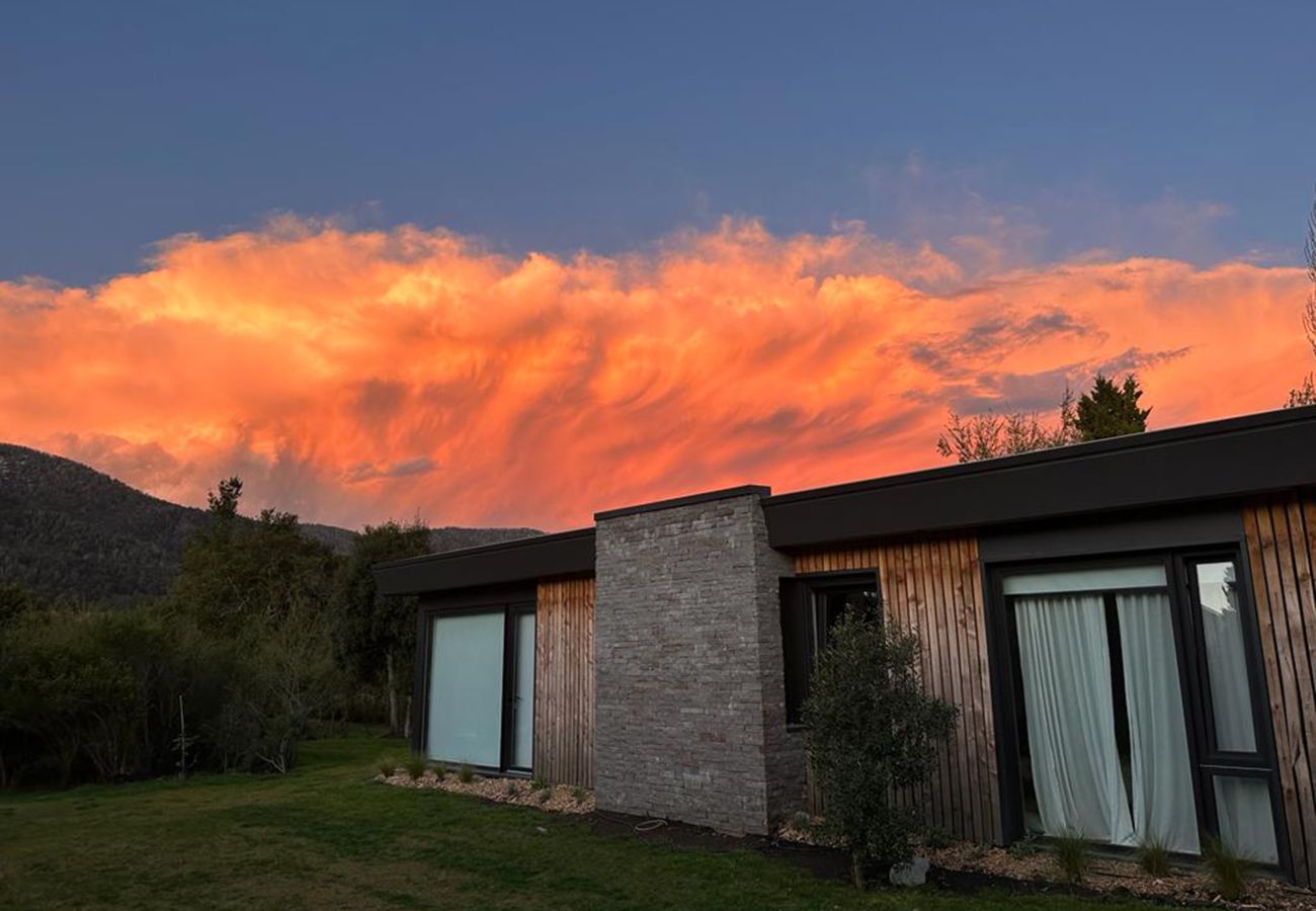 Casa en San Carlos de Bariloche - ARE42 - MODERNA Y LUMINOSA  CASA EN ARELAUQUEN