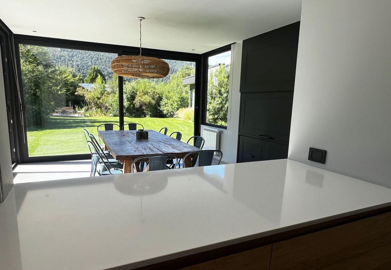 Casa en San Carlos de Bariloche - ARE42 - MODERNA Y LUMINOSA  CASA EN ARELAUQUEN