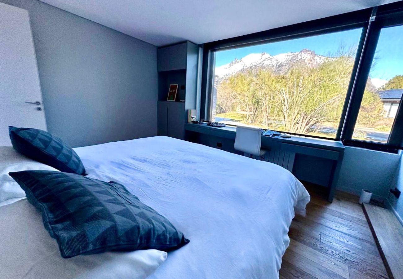 Casa en San Carlos de Bariloche - ARE42 - MODERNA Y LUMINOSA  CASA EN ARELAUQUEN