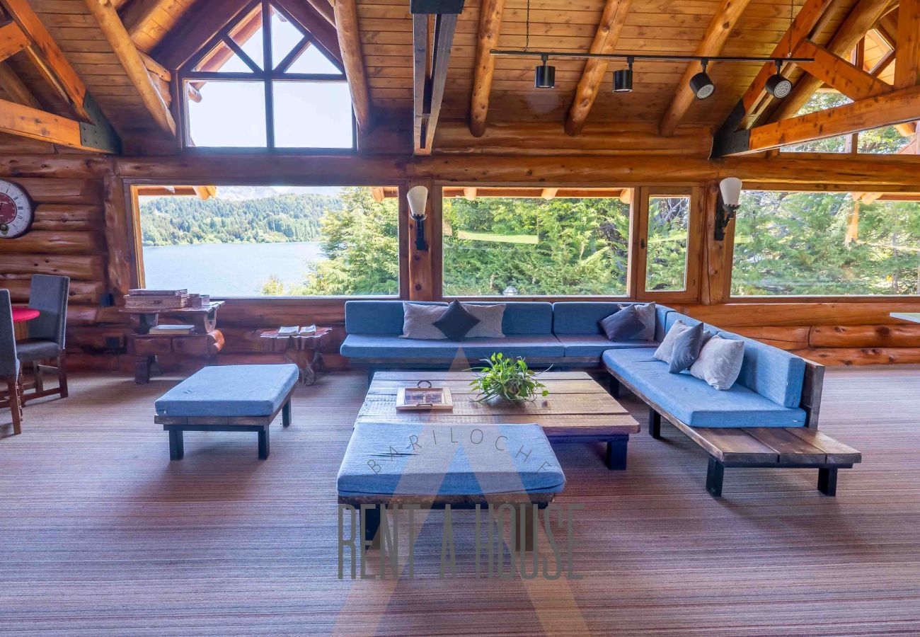 Casa en San Carlos de Bariloche - Espectacular casa de 890 mts con dos piscinas climatizadas y costa de lago.