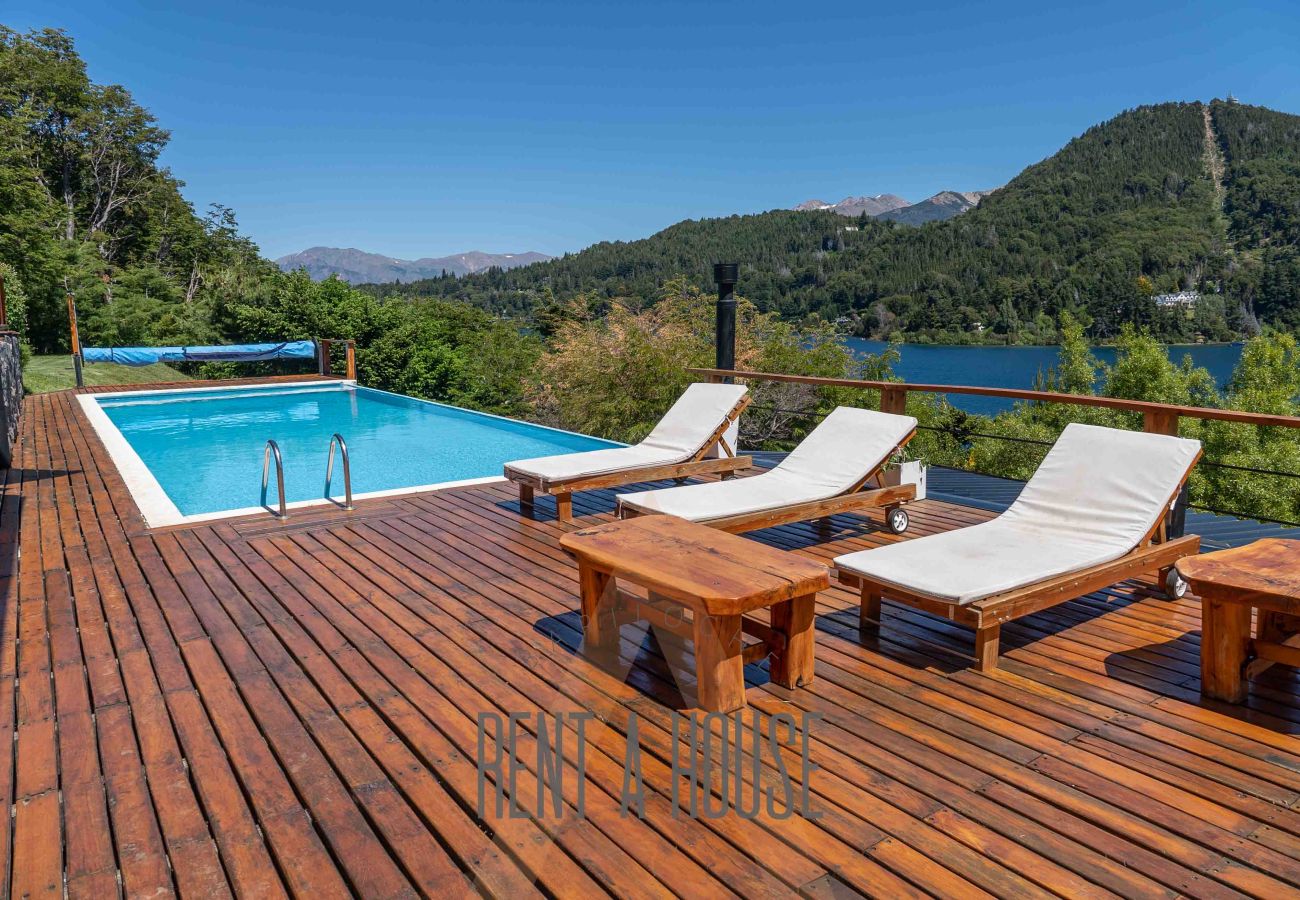 Casa en San Carlos de Bariloche - Espectacular casa de 890 mts con dos piscinas climatizadas y costa de lago.