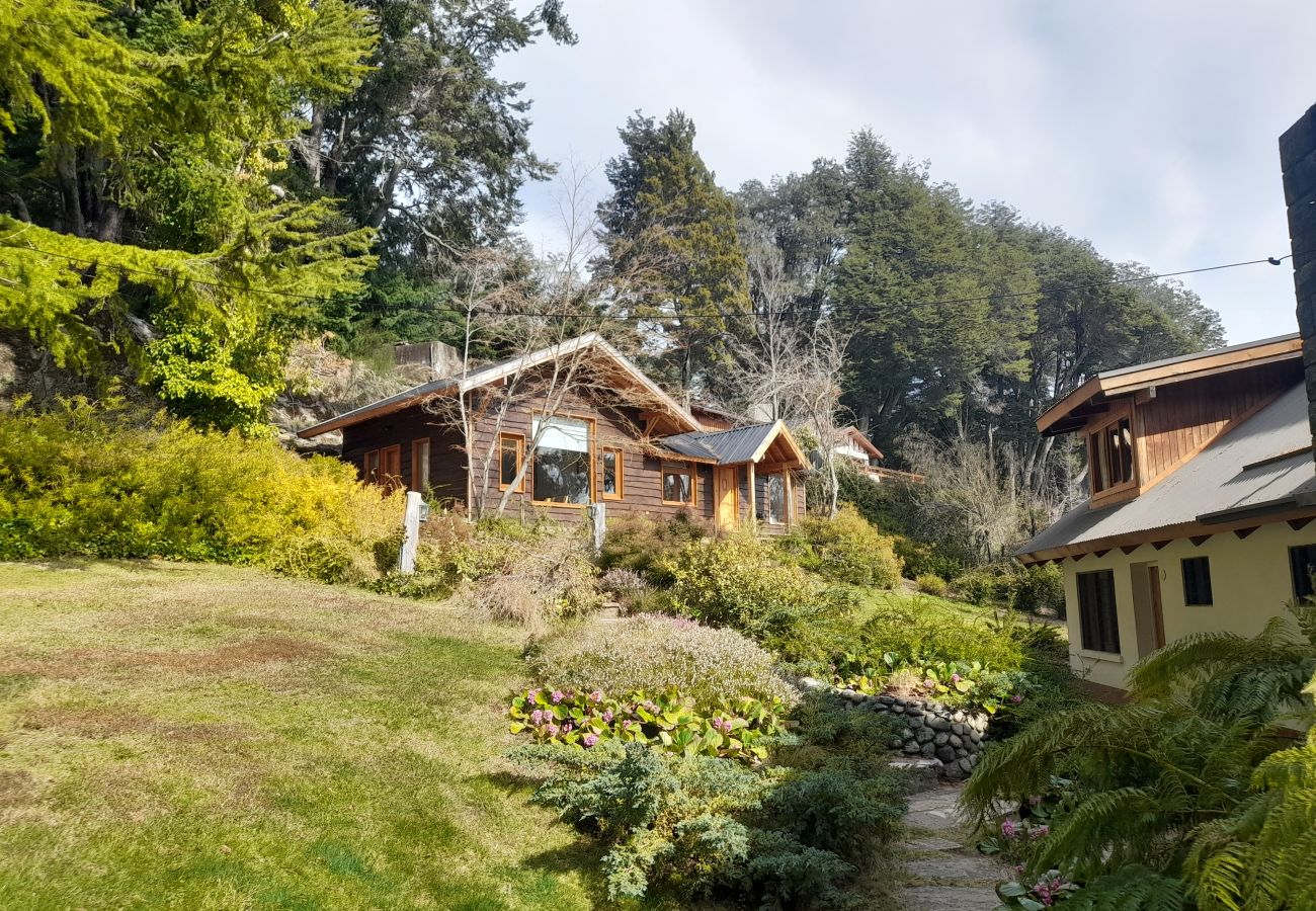 Casa en San Carlos de Bariloche - MORE19 Casona y Cabaña ubicada en la Divina Península Llao LLao 