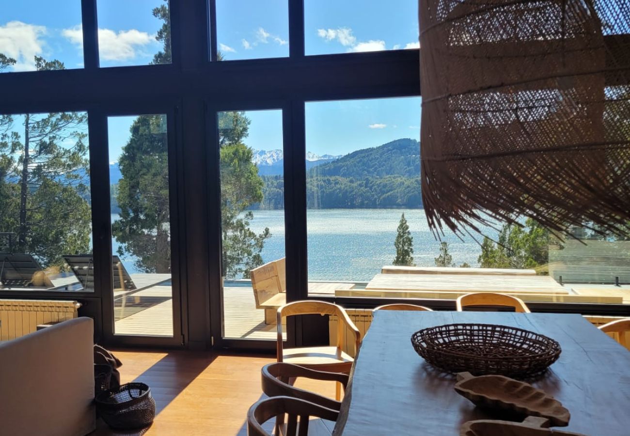Casa en San Carlos de Bariloche - CASA CHIC EN BARILOCHE, CON COSTA Y PILETA - 