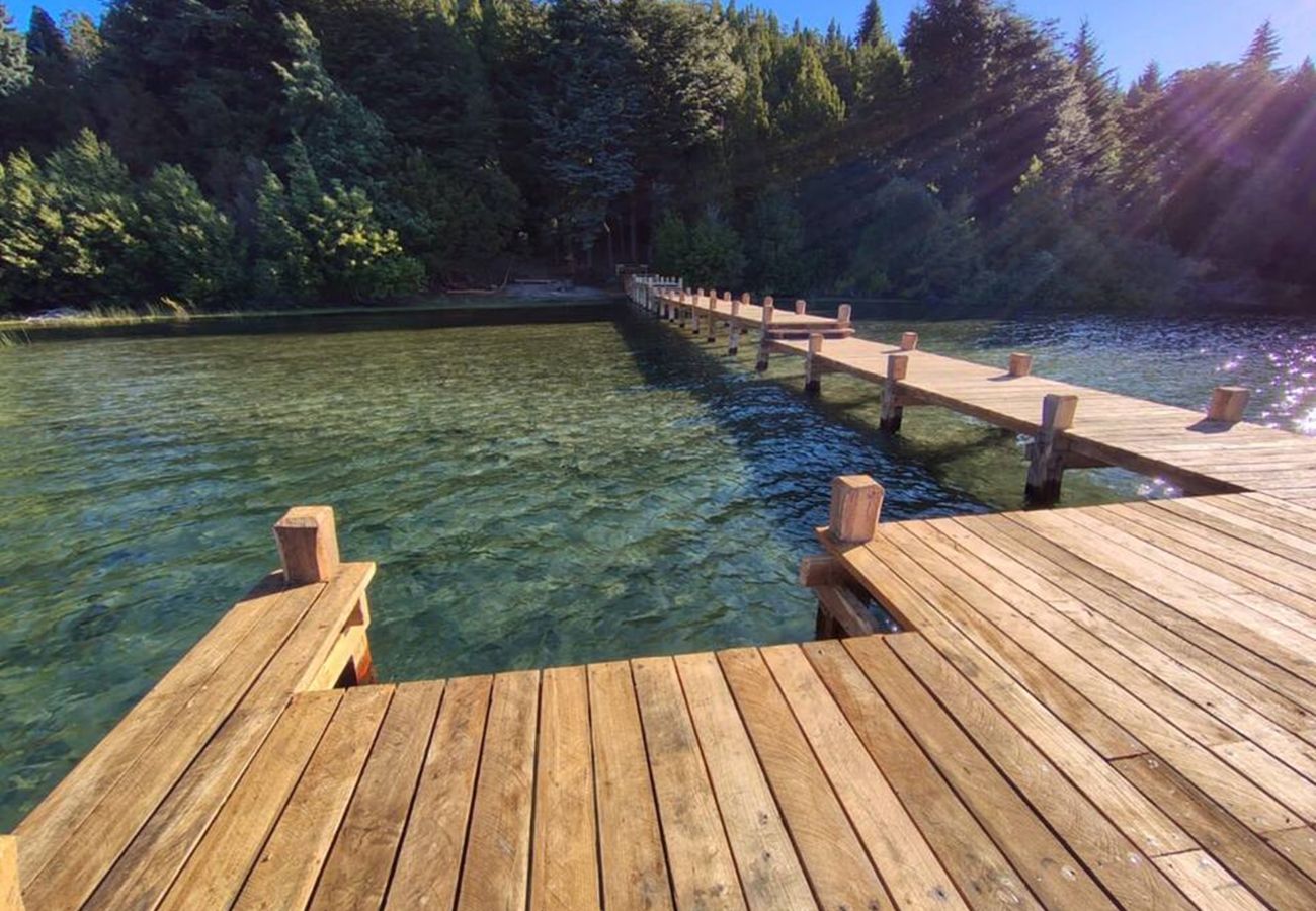 Casa en San Carlos de Bariloche - CASA CHIC EN BARILOCHE, CON COSTA Y PILETA - 