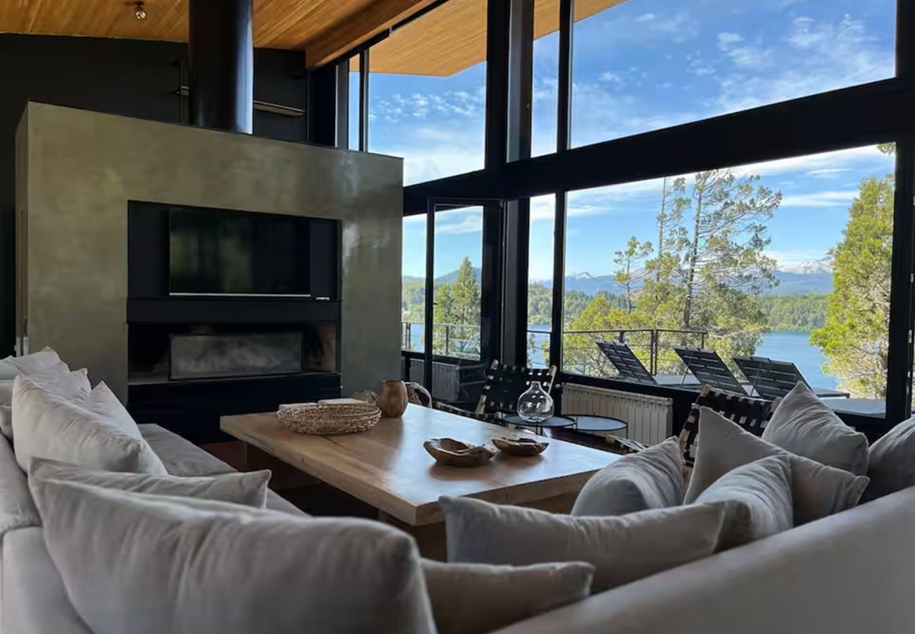 Casa en San Carlos de Bariloche - CASA CHIC EN BARILOCHE, CON COSTA Y PILETA - 