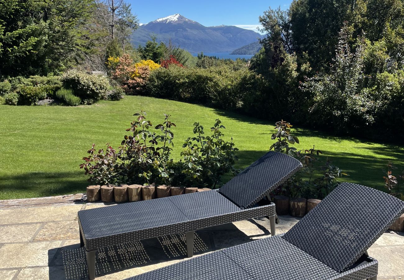 Casa en San Carlos de Bariloche - ARE26 CÓMODA CASA CON VISTA AL LAGO Y MUY CERCA DEL STARTER DEL GOLF