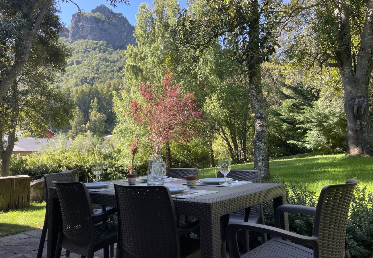 Casa en San Carlos de Bariloche - ARE26 CÓMODA CASA CON VISTA AL LAGO Y MUY CERCA DEL STARTER DEL GOLF