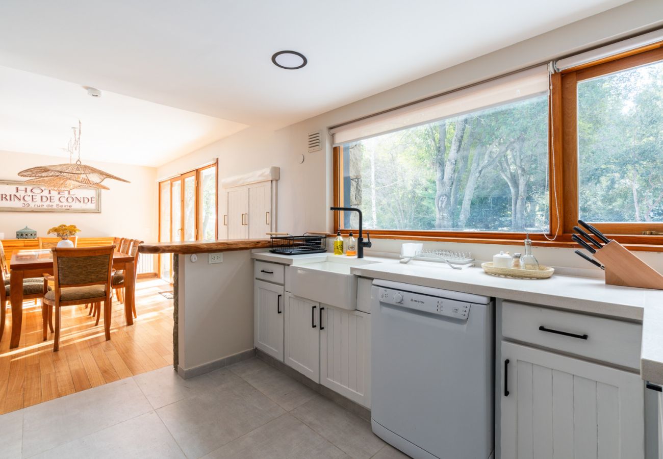 Casa en San Carlos de Bariloche - ARE26 CÓMODA CASA CON VISTA AL LAGO Y MUY CERCA DEL STARTER DEL GOLF