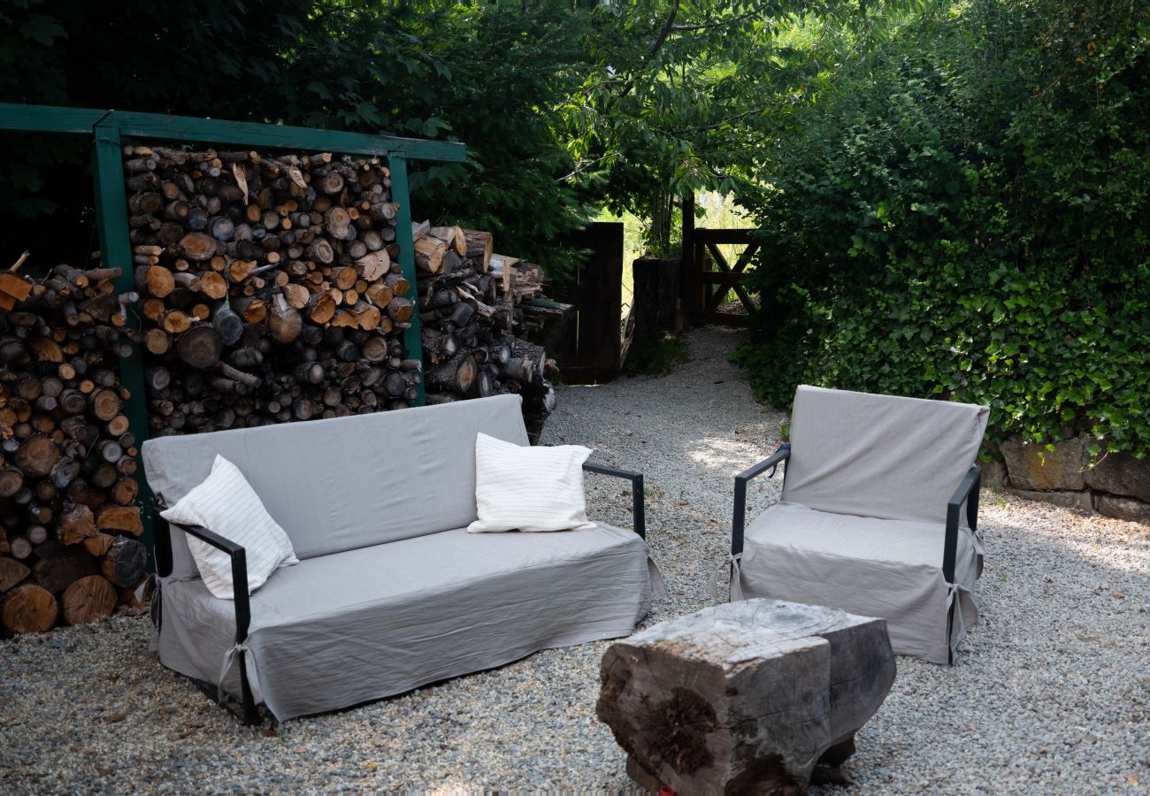 Casa en San Carlos de Bariloche - VIEW06 Excelente casa con vistas al lago Nahuel Huapi y un amplio parque arbolado