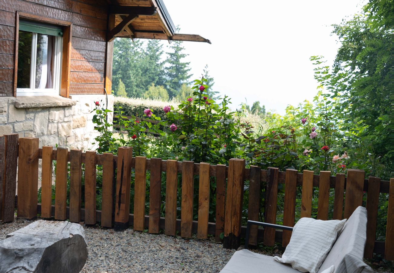 Casa en San Carlos de Bariloche - VIEW06 Excelente casa con vistas al lago Nahuel Huapi y un amplio parque arbolado