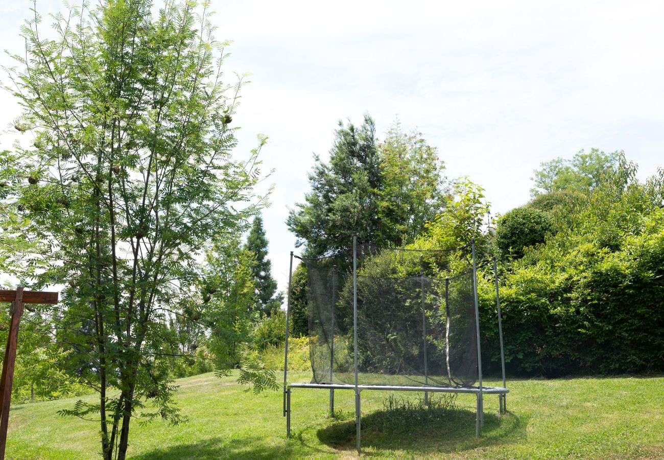 Casa en San Carlos de Bariloche - VIEW06 Excelente casa con vistas al lago Nahuel Huapi y un amplio parque arbolado