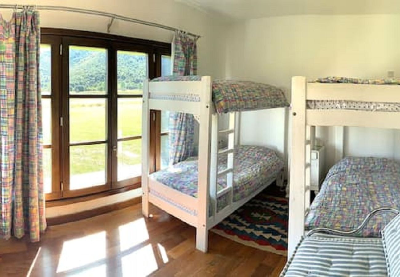 Apartamento en San Carlos de Bariloche - ARE10 - CÁLIDO Y CÓMODO DEPARTAMENTO CON VISTA A LA MONTAÑA Y SALIDA DIRECTA AL CAMPO DE POLO