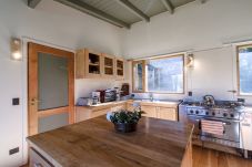 Casa en San Carlos de Bariloche - PENI03 EXCLUSIVA Y PRIVADA CASA UBICADA EN UNA CHACRA DE 10 HECTÁREAS