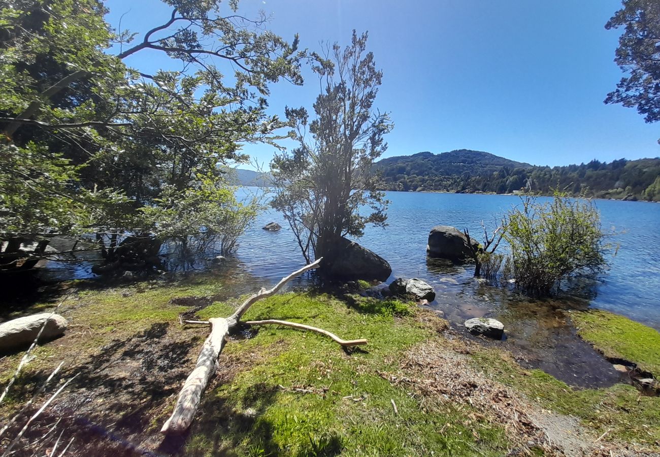 Cabaña en San Carlos de Bariloche - PENI17 - CÁLIDA CABAÑA CON COSTA DE LAGO 