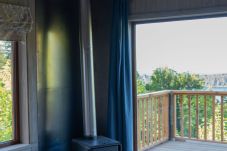 Cabaña en San Carlos de Bariloche - Lindísima cabaña de madera con vista al lago Nahuel Huapi en amplio bosque