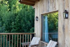 Cabaña en San Carlos de Bariloche - Lindísima cabaña de madera con vista al lago Nahuel Huapi en amplio bosque
