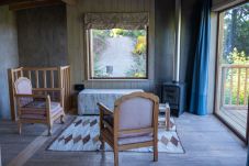 Cabaña en San Carlos de Bariloche - Lindísima cabaña de madera con vista al lago Nahuel Huapi en amplio bosque