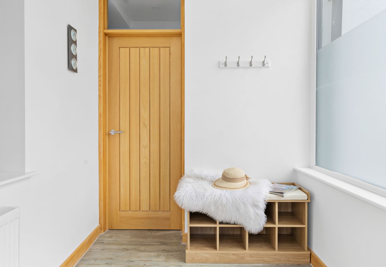 Casa en Bishopsteignton - Greenacre – Contemporary 5-Bedroom Devon Hideaway with Gardens & Parking