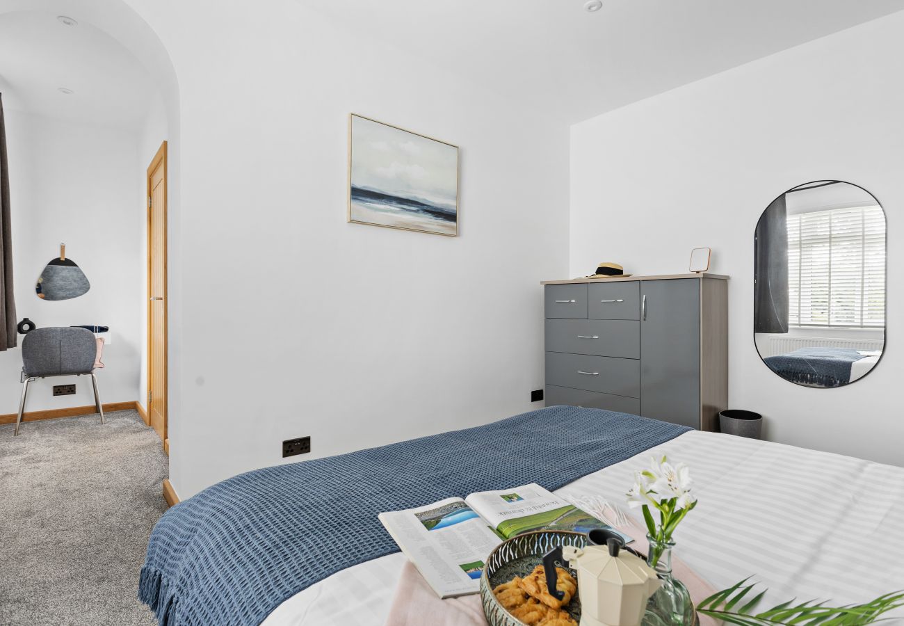 Casa en Bishopsteignton - Greenacre – Contemporary 5-Bedroom Devon Hideaway with Gardens & Parking