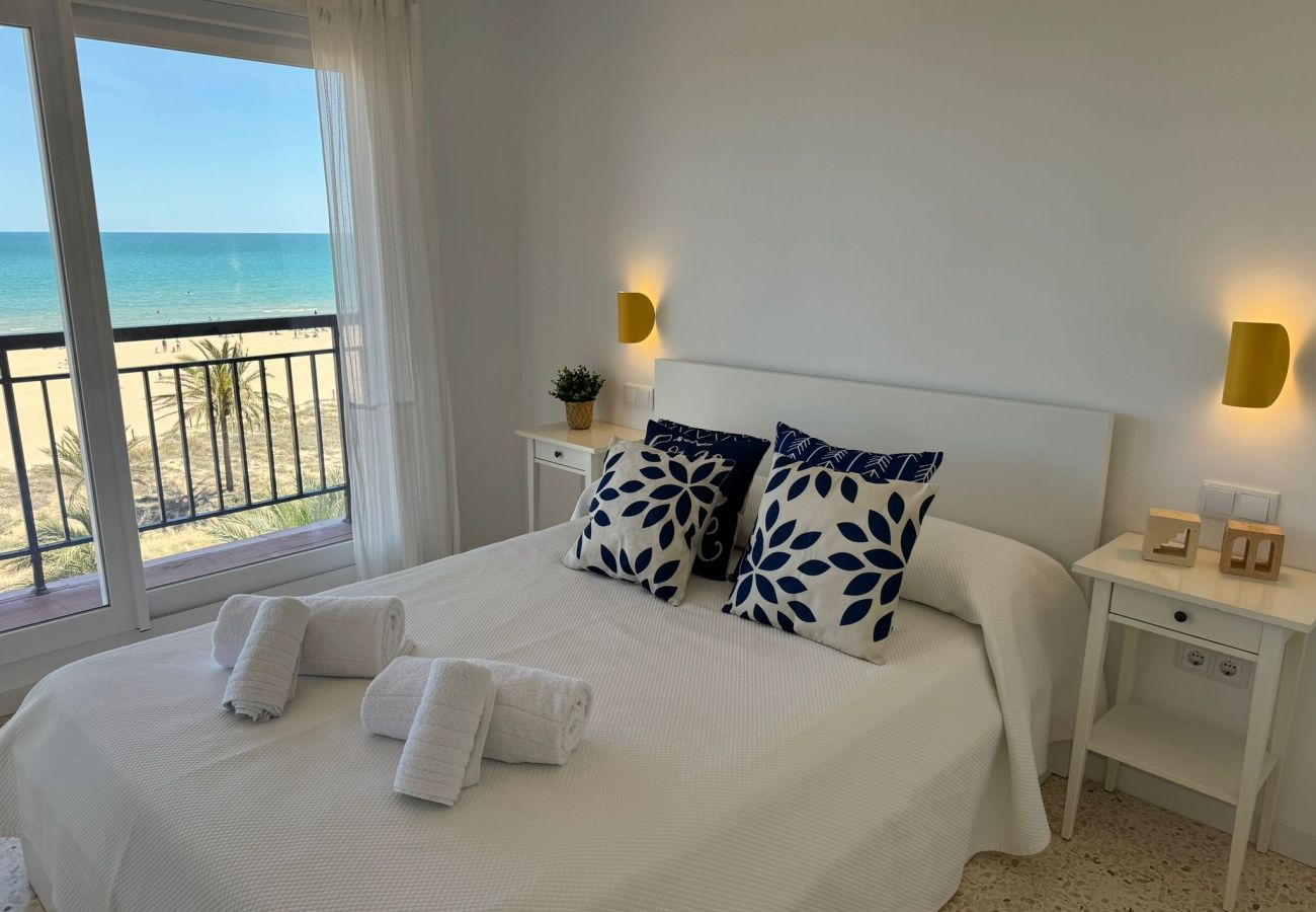 Apartamento en Playa de Gandía - PRECIOSO APARTAMENTO FRONTAL AL MAR - alquiler solo familias