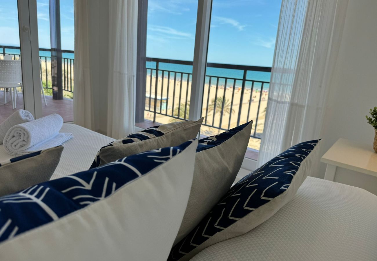 Apartamento en Playa de Gandía - PRECIOSO APARTAMENTO FRONTAL AL MAR - alquiler solo familias
