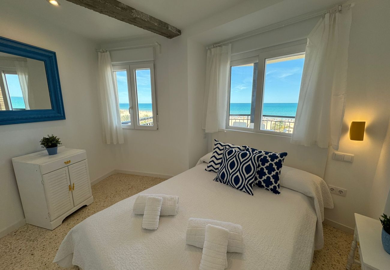 Apartamento en Playa de Gandía - PRECIOSO APARTAMENTO FRONTAL AL MAR - alquiler solo familias