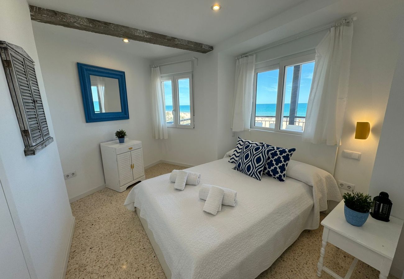 Apartamento en Playa de Gandía - PRECIOSO APARTAMENTO FRONTAL AL MAR - alquiler solo familias