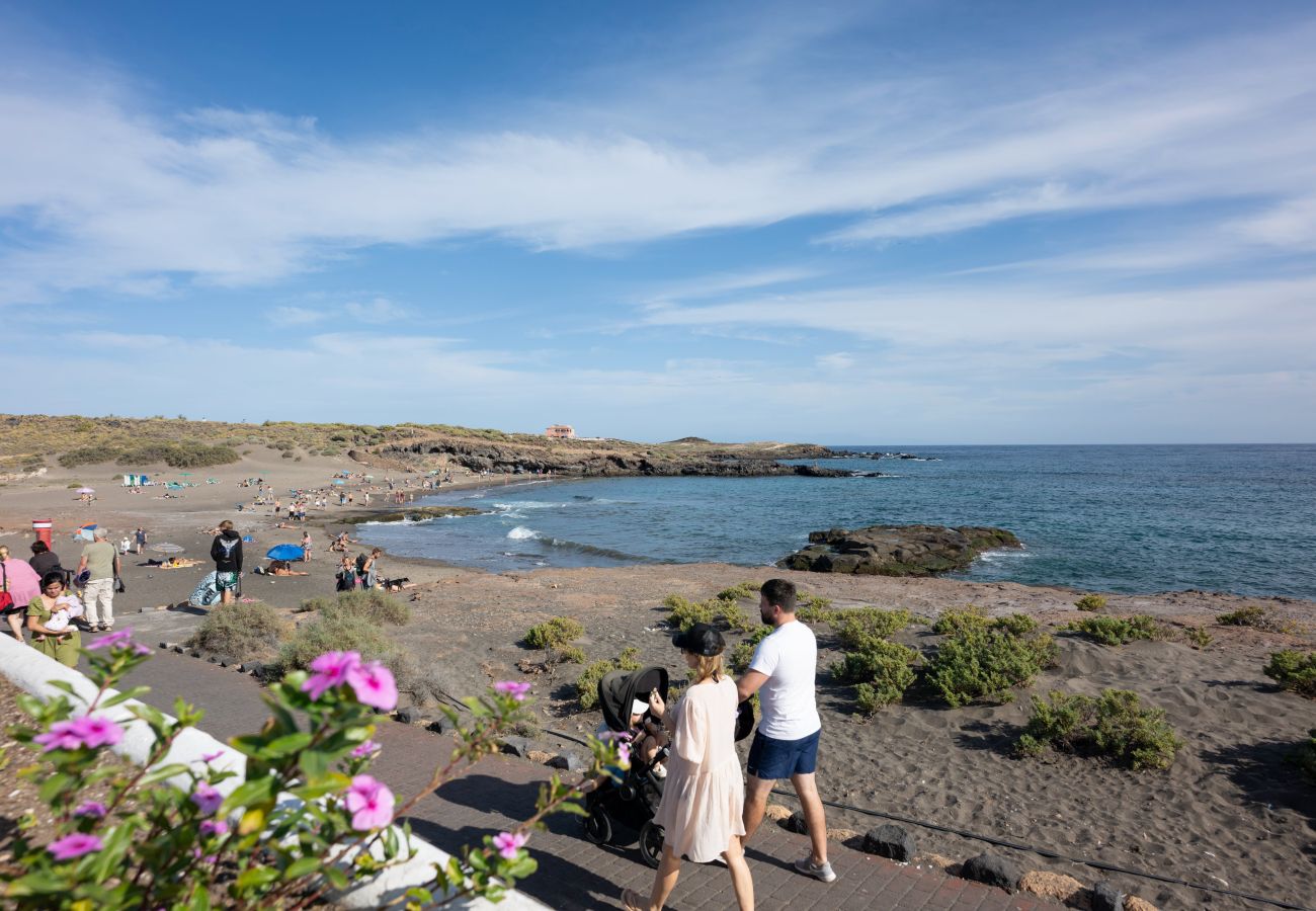 Casa adosada en Arico - Amplia y luminosa casa en Abades