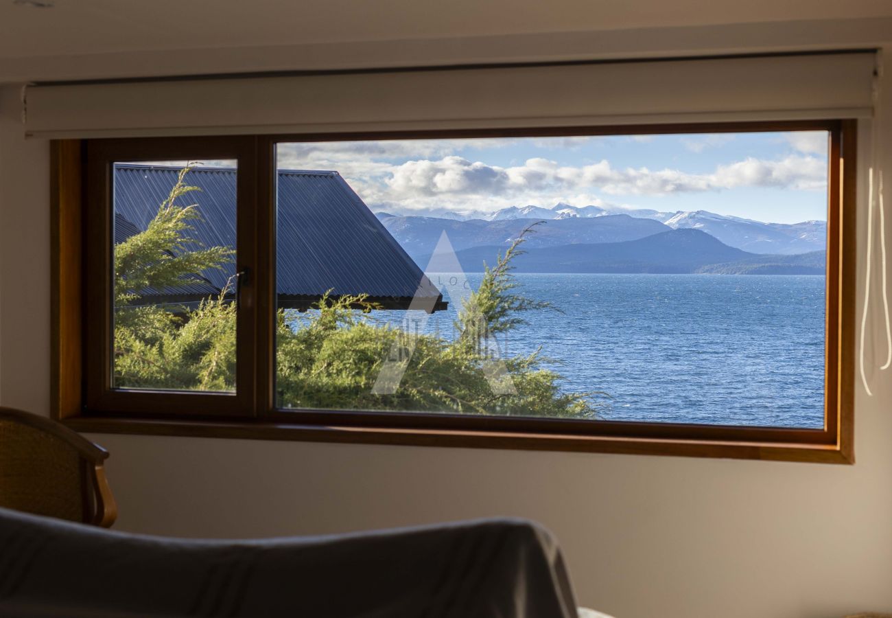 Apartamento en San Carlos de Bariloche -  HUAPI02A DIVINO DEPARTAMENTO CON VISTA AL LAGO Y PLAYITA