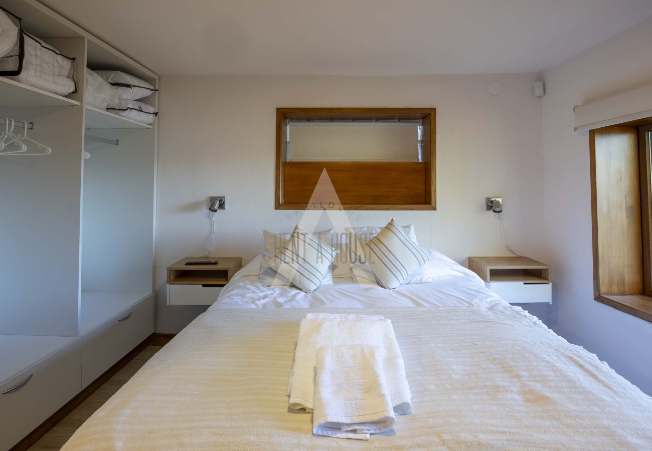 Apartamento en San Carlos de Bariloche -  HUAPI02A DIVINO DEPARTAMENTO CON VISTA AL LAGO Y PLAYITA