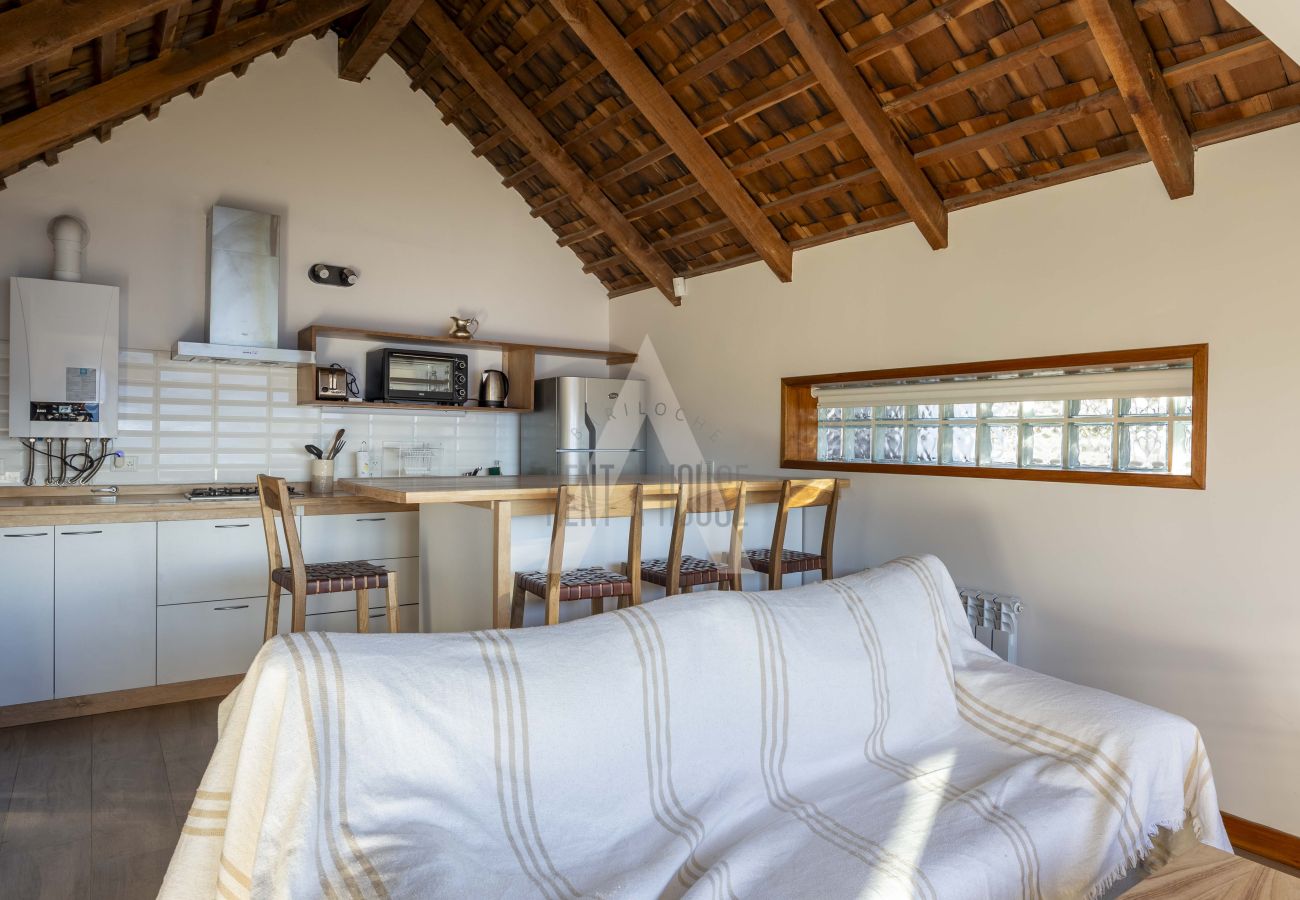 Apartamento en San Carlos de Bariloche -  HUAPI02A DIVINO DEPARTAMENTO CON VISTA AL LAGO Y PLAYITA