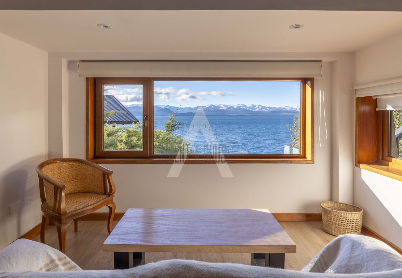 Apartamento en San Carlos de Bariloche -  HUAPI02A DIVINO DEPARTAMENTO CON VISTA AL LAGO Y PLAYITA