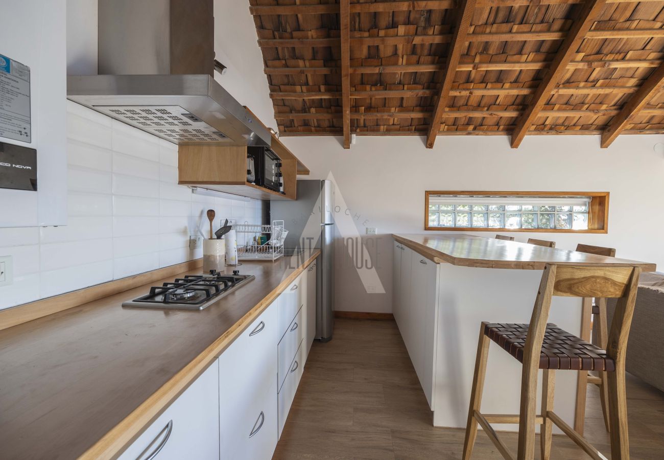 Apartamento en San Carlos de Bariloche -  HUAPI02A DIVINO DEPARTAMENTO CON VISTA AL LAGO Y PLAYITA