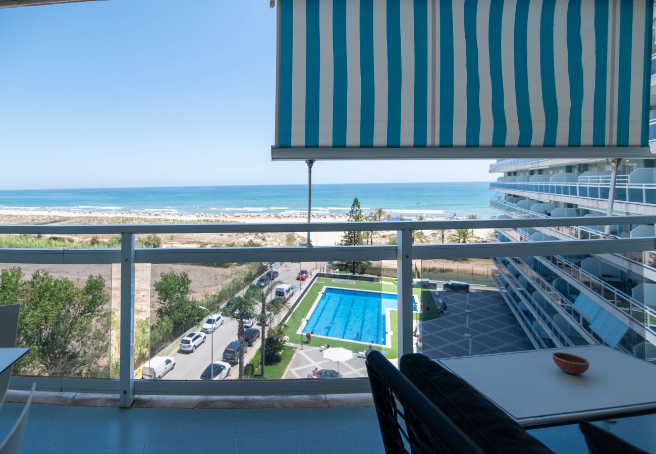 Apartamento en Playa de Gandía - FRONTAL AL MEDITERRANEO - alquiler solo familias