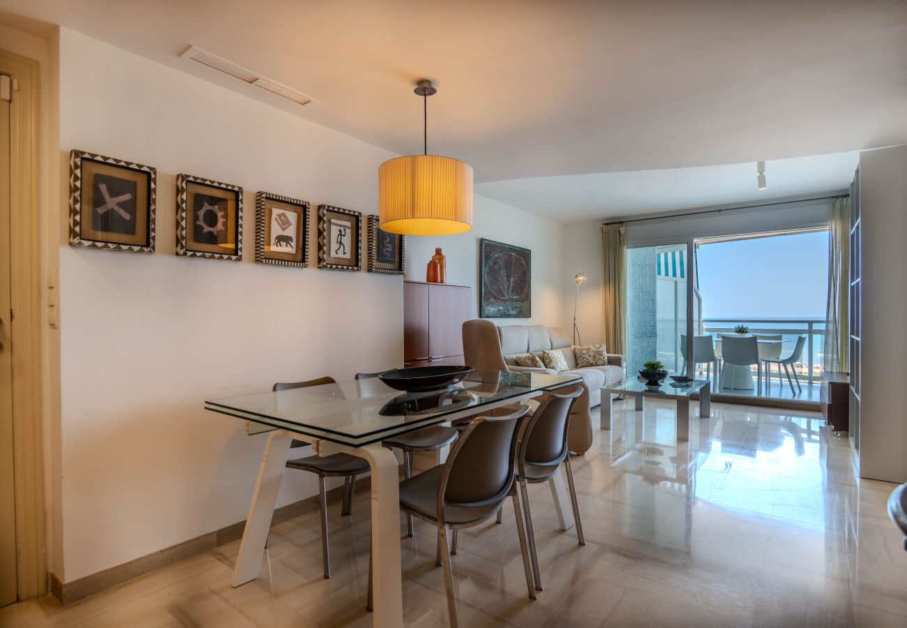 Apartamento en Playa de Gandía - FRONTAL AL MEDITERRANEO - alquiler solo familias