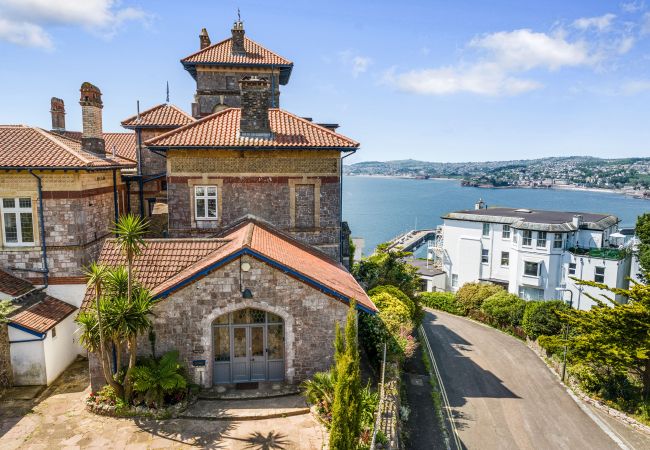 Casa en Torquay - Vane Tower- Historic retreat with Panoramic Sea Views Casa en Torquay - Vane Tower- Historic retreat with Panoramic Sea Views