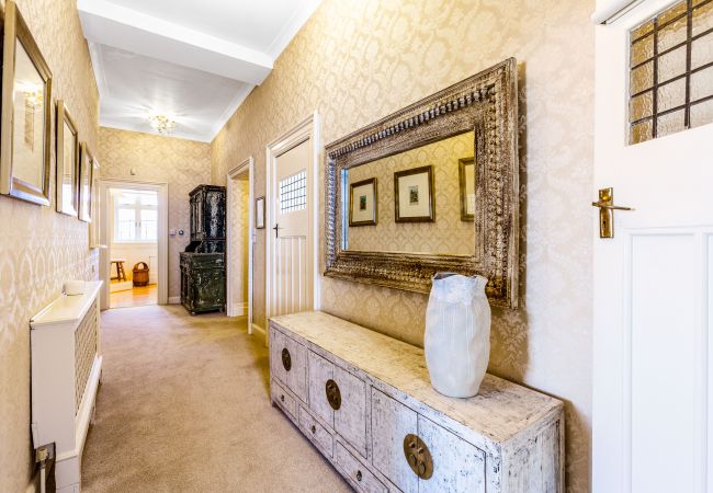 Casa en Torquay - Vane Tower- Historic retreat with Panoramic Sea Views Casa en Torquay - Vane Tower- Historic retreat with Panoramic Sea Views